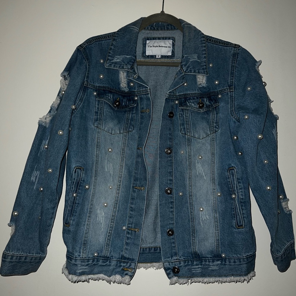 Denim jacket with pearls